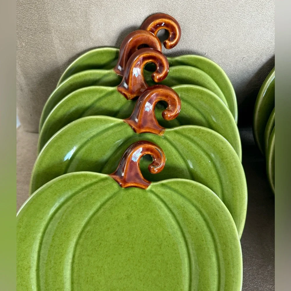 WILLIAM SONOMA green gourd plates